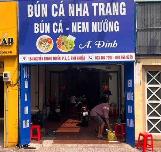 Làm bảng hiệu quảng cáo cho quán ăn giá rẻ