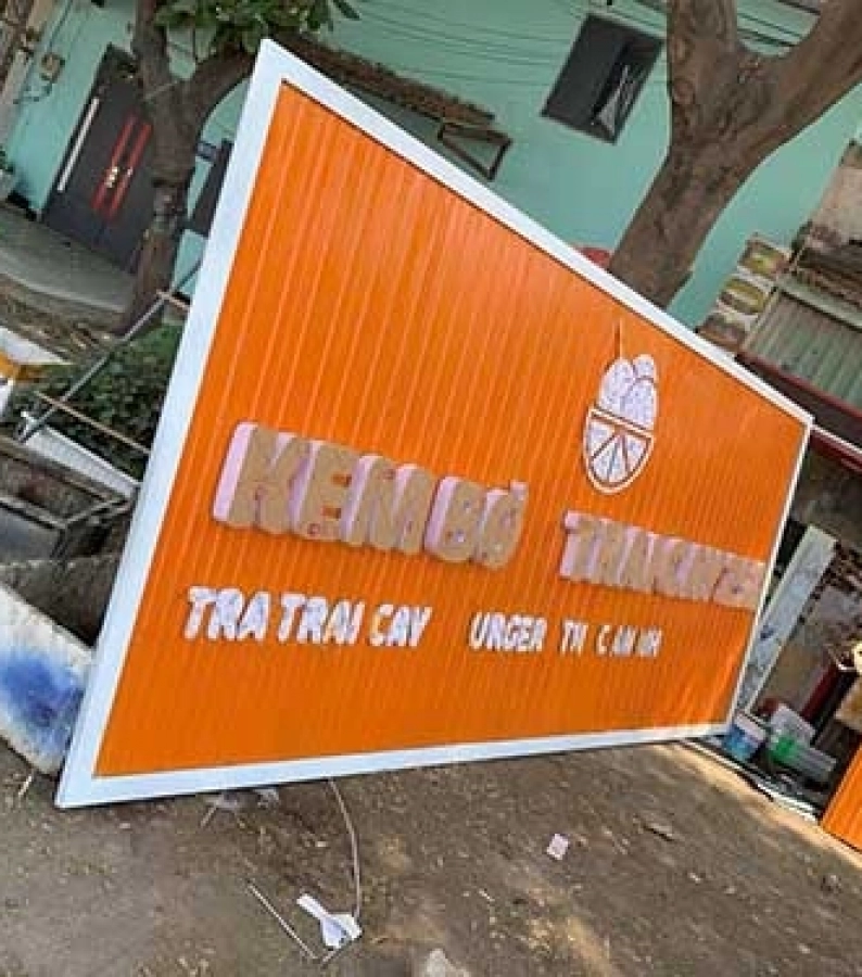 Làm bảng hiệu tôn sóng ấn tượng giá rẻ