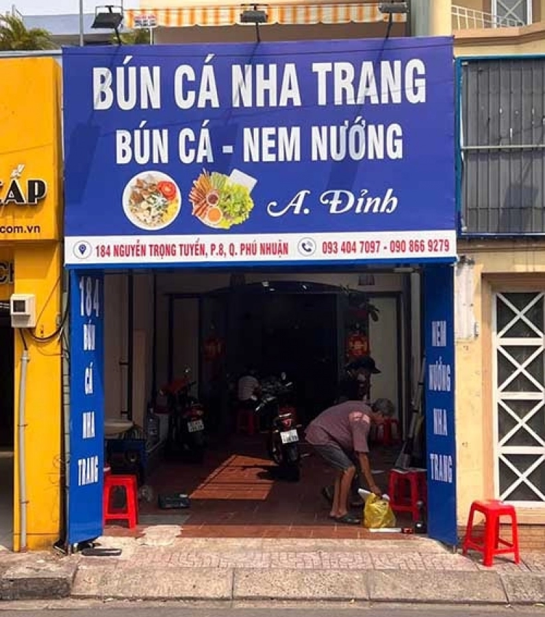 Làm bảng hiệu quảng cáo cho quán ăn giá rẻ